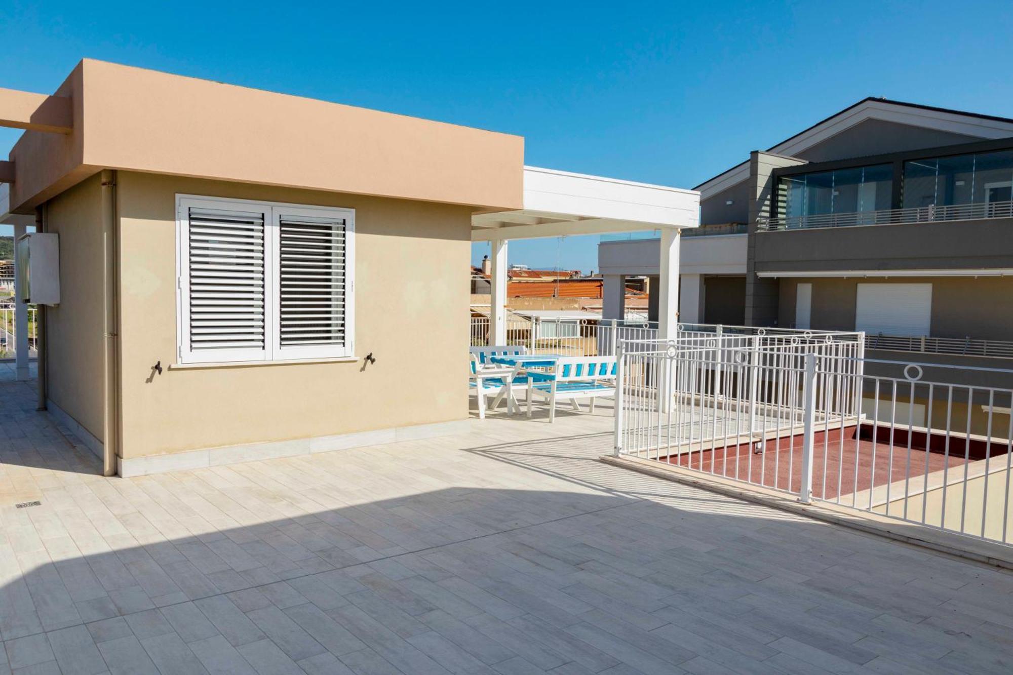 Lovealghero Stanze In Attico Vista Mare Exterior photo