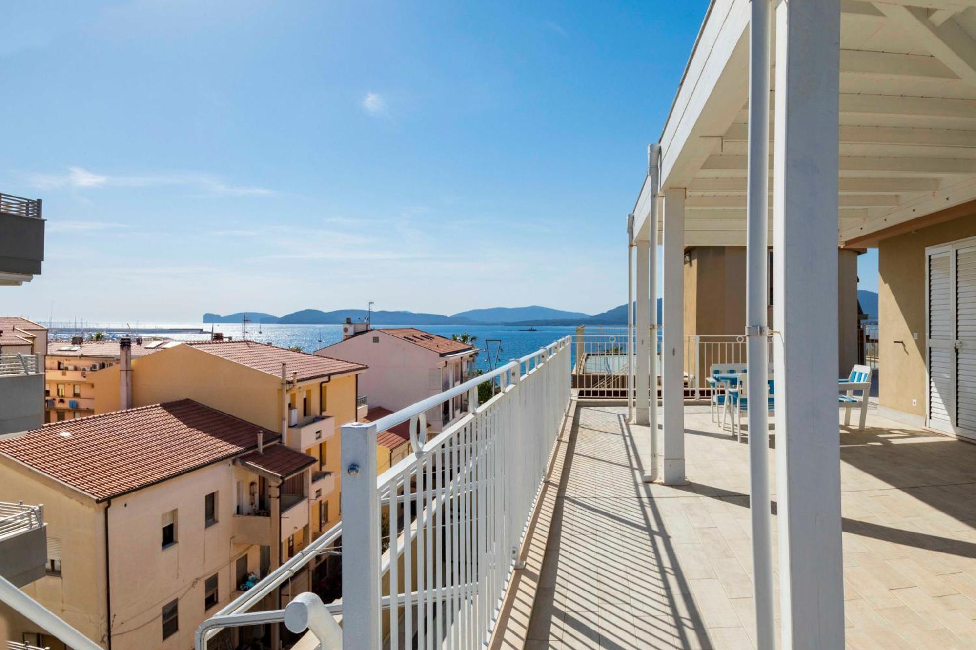 Lovealghero Stanze In Attico Vista Mare Exterior photo