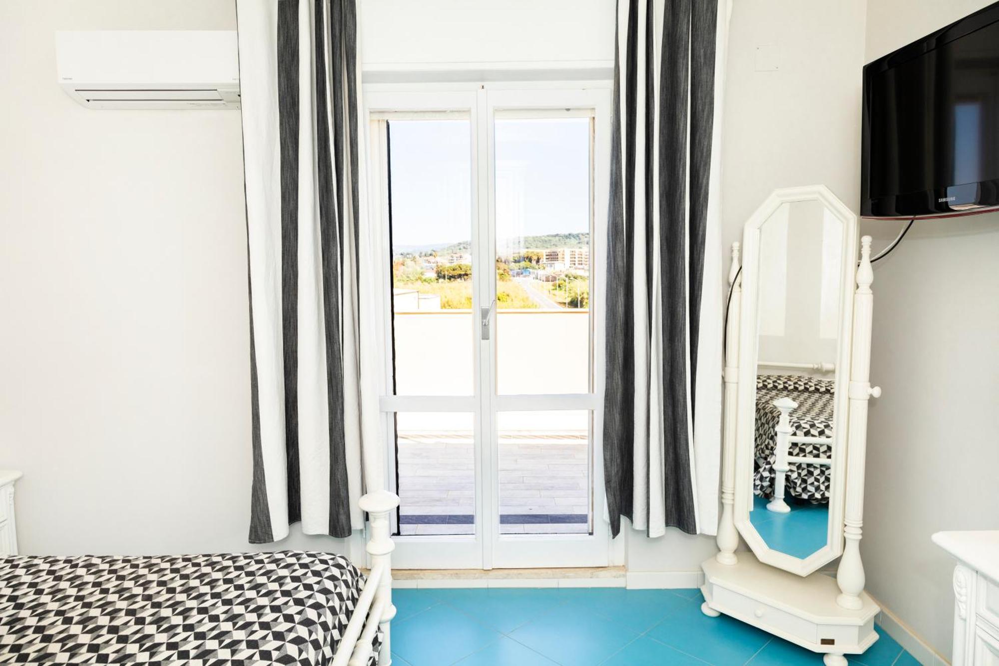 Lovealghero Stanze In Attico Vista Mare Exterior photo